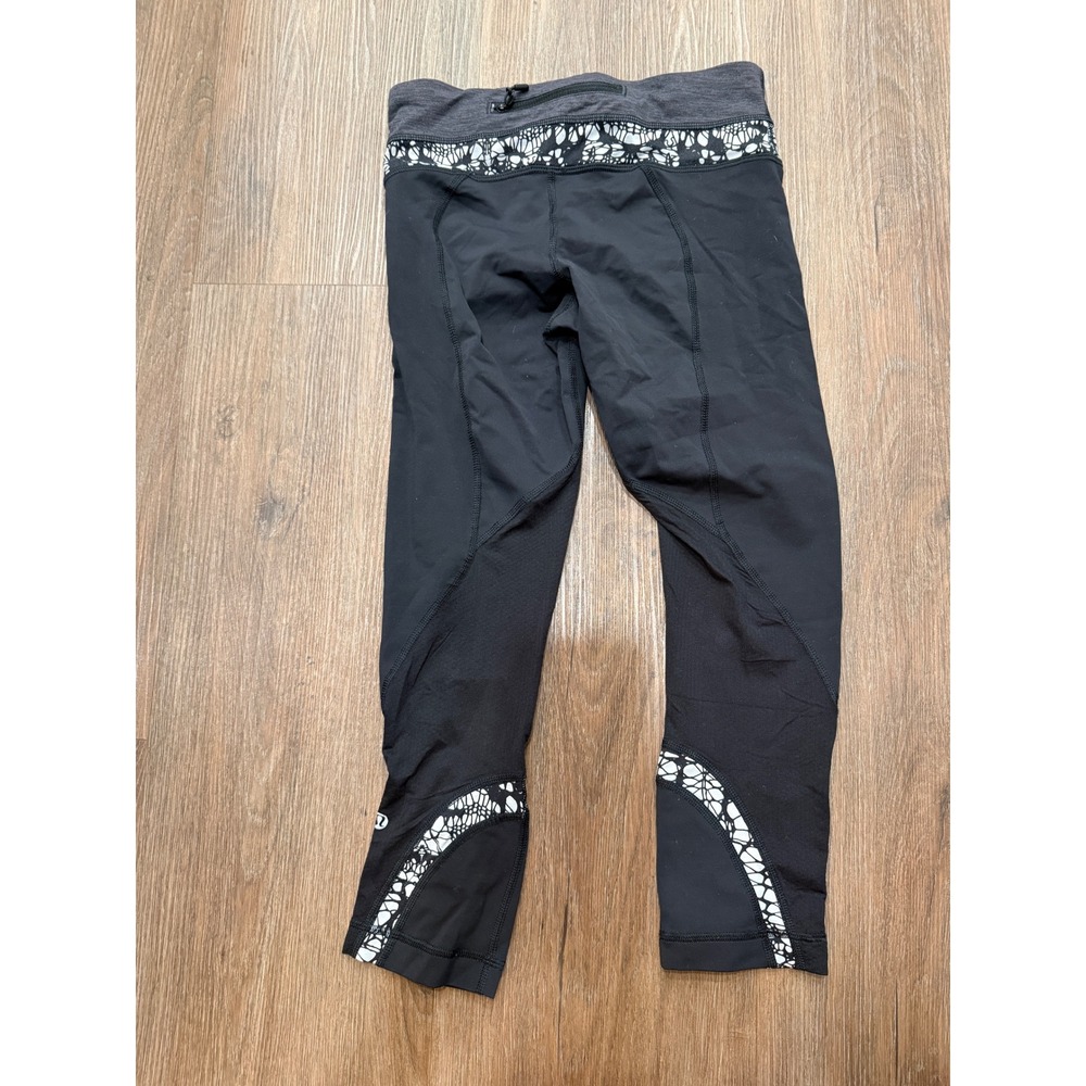 Lululemon Run Inspire Crop Leggings‎ Black Lace Print Mesh Panels Size 4